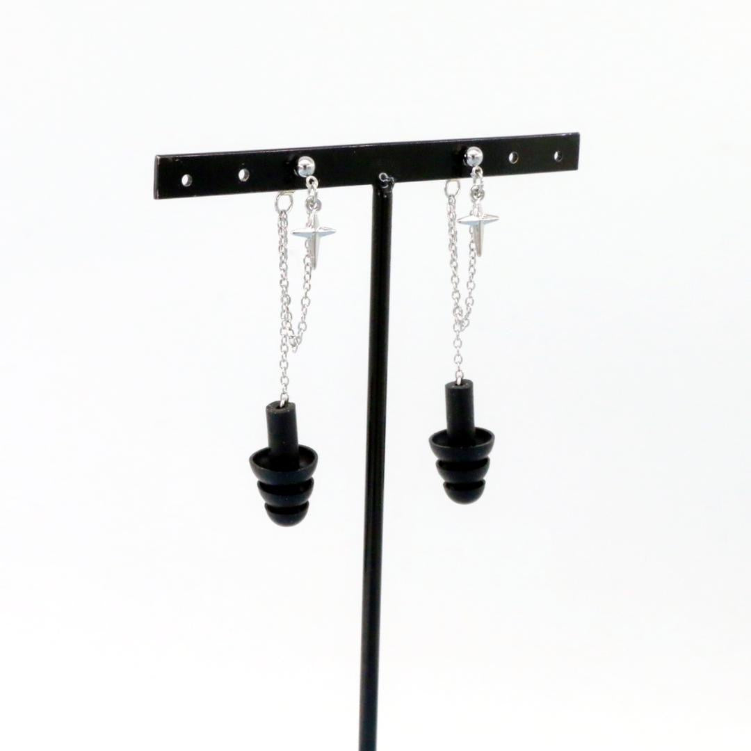 Earplug Earrings – Silver Chain & Star