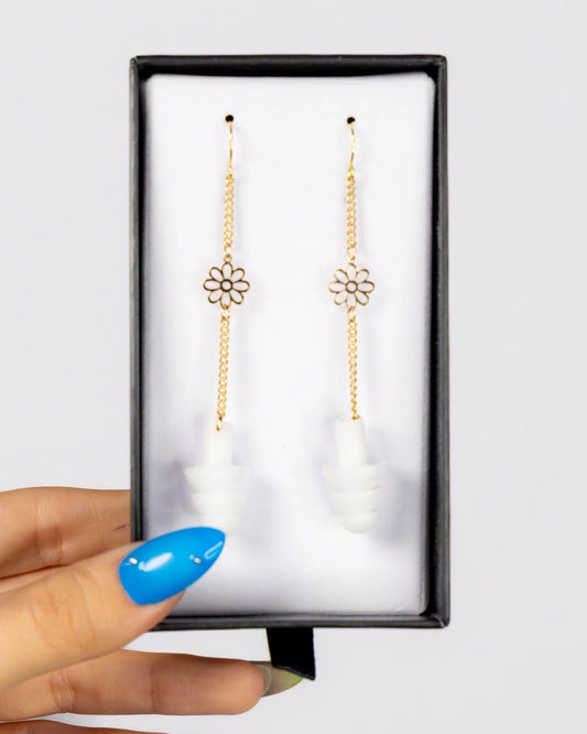 Elegant Gold Daisy - Ear Plug Earrings
